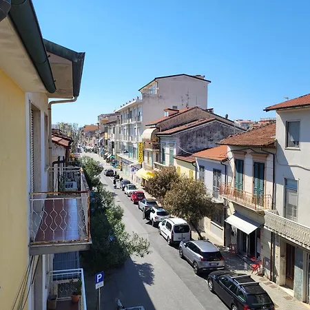 Apartment A Due Passi Dal Mare Lovely Viareggio